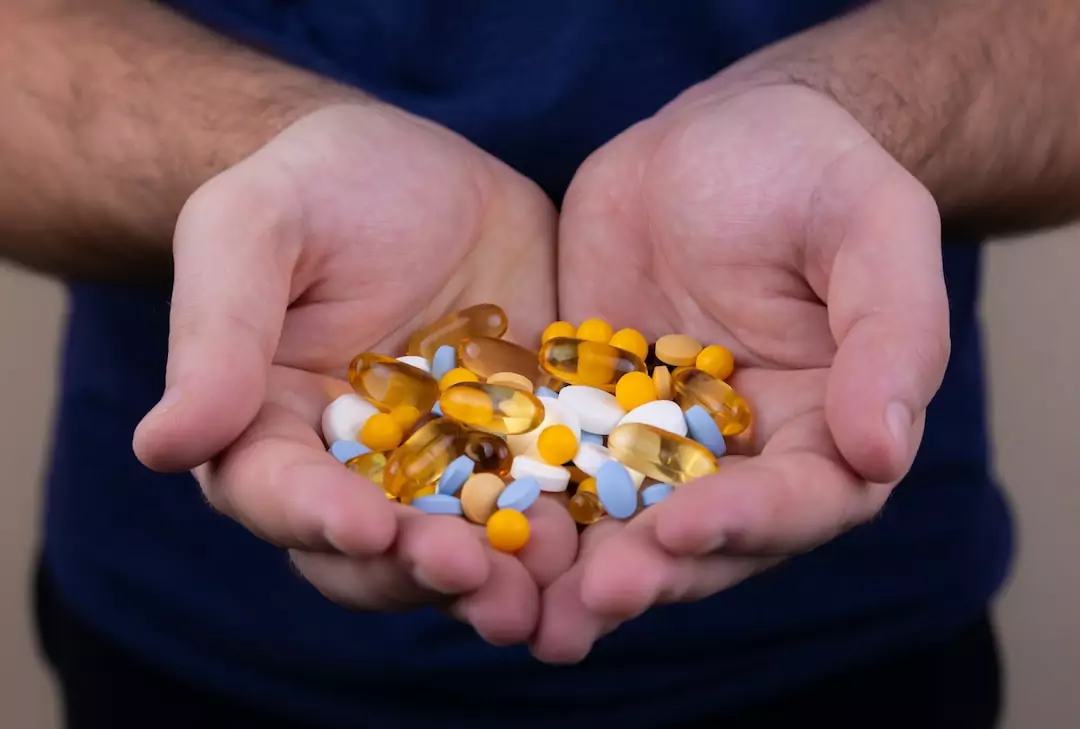 Kratom and Opioids: What It Really Is and Why It Acts Like One